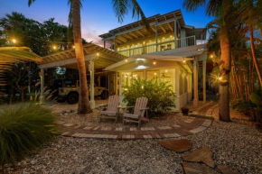 Siesta Key Oasis with Outdoor Pool and Screened Lanai!